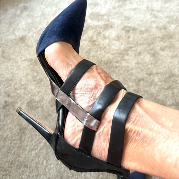 Elie Tahari Black and Blue Strappy Heels - Picture 3 of 8